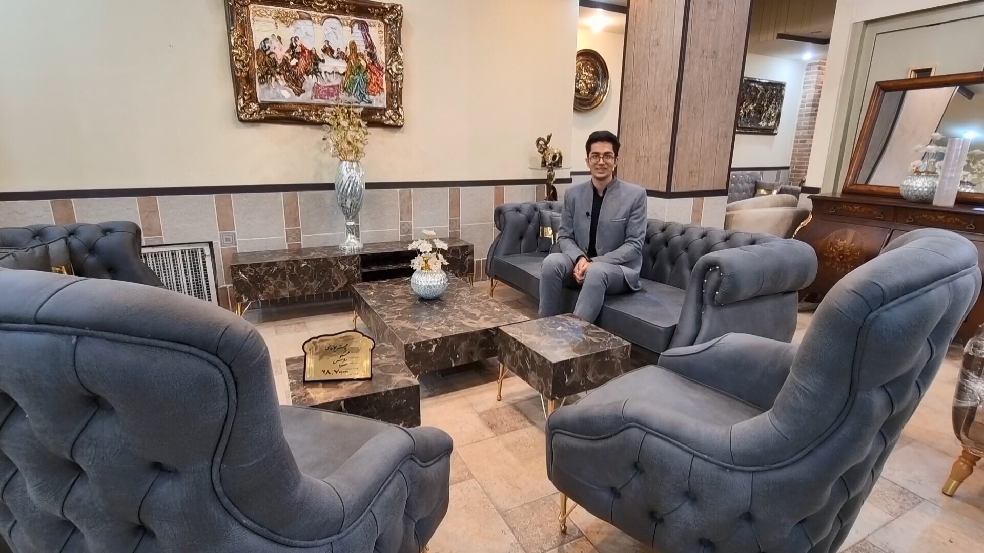 مبل راحتی چستر یونانی به دو صورت پایه استیل و پایه چوبی همراه با امکان خرید قسطی و رنگ بندی دلخواه