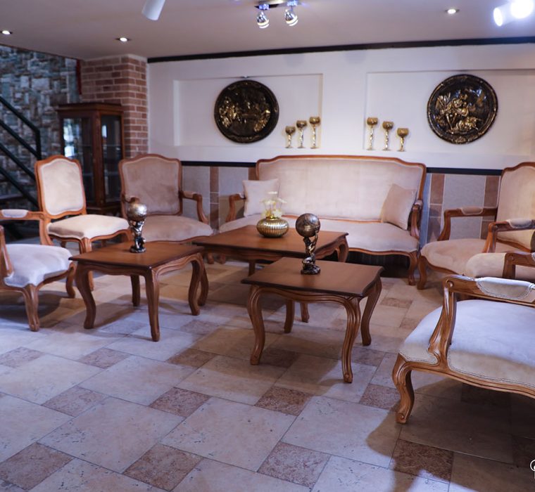 مبل کلاسیک فرانسوی