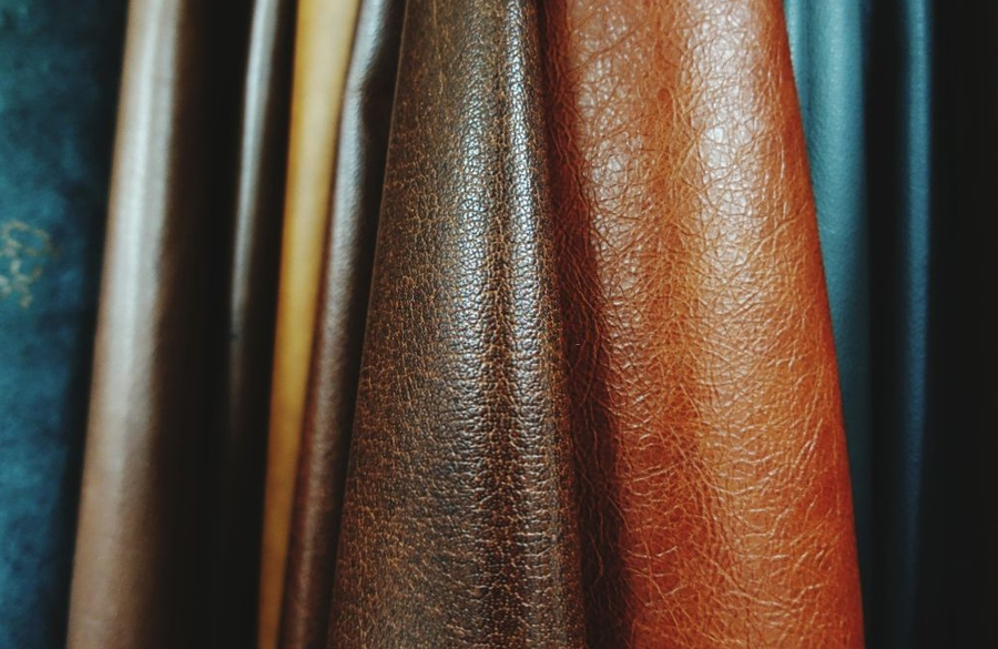 چرم چیست و چه ویژگی‌هایی دارد؟